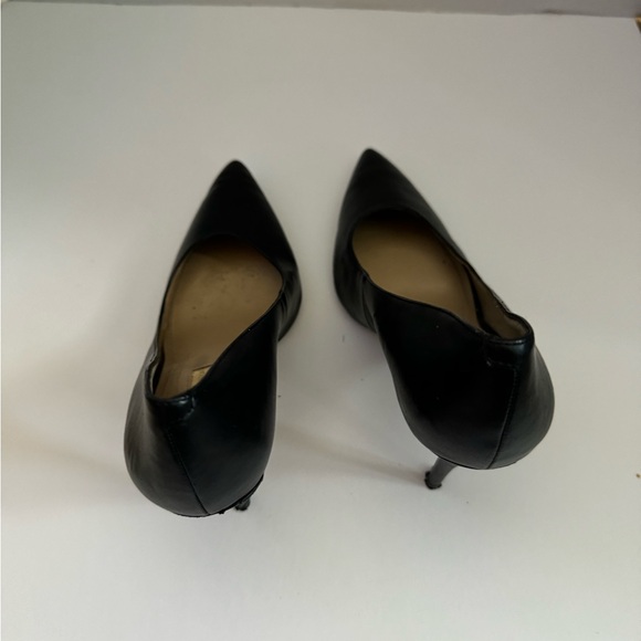 BCBGeneration, heals black shoes size 8, some scratch marks on the side. - Picture 2 of 7